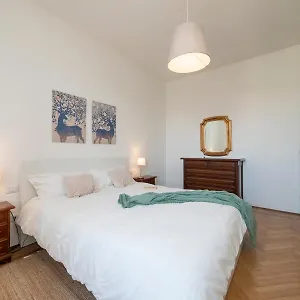 apt-xenia-apartments-newly-renovated.it-lombardy.com/
